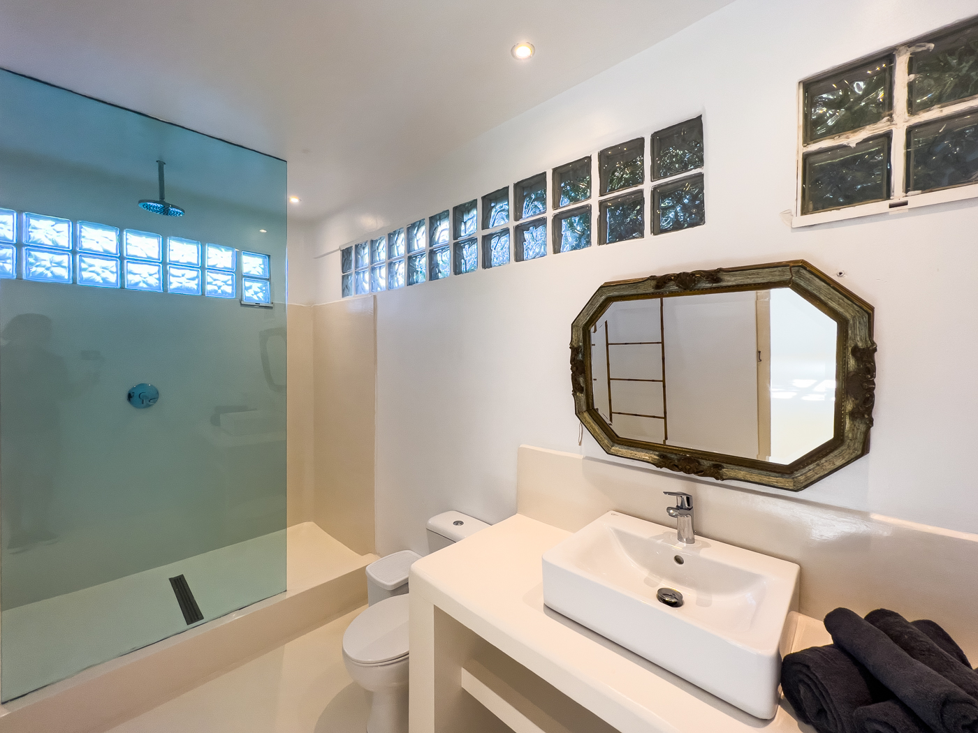 resa estates ibiza cap martinet sea view villa for sale bathroom shower 8.jpg